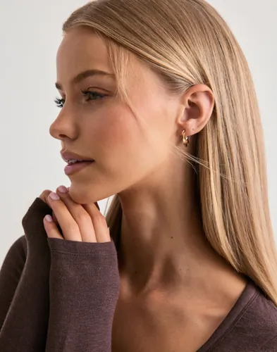 Pilgrim - Guld - Here Hoop Earrings