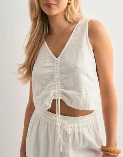 PIECES Pcsastina Sl Cropped Top Wvn Bc toppar dam – bild 3