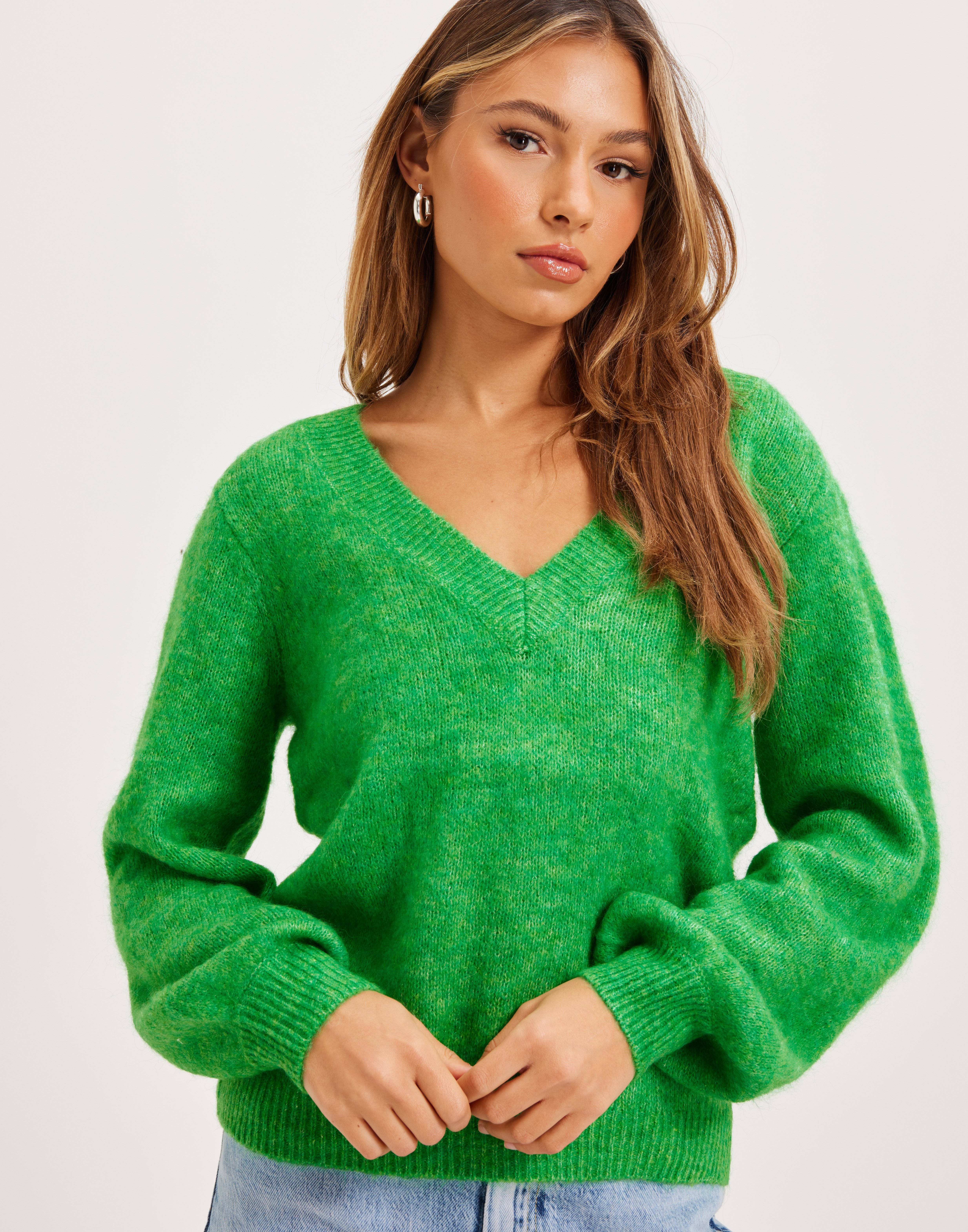 Kelly green v neck sweater hotsell