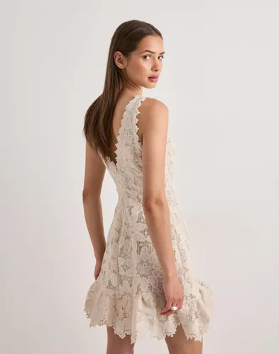 MALINA Miranda Ruffled Guipure Lace sommarklänningar dam – bild 2