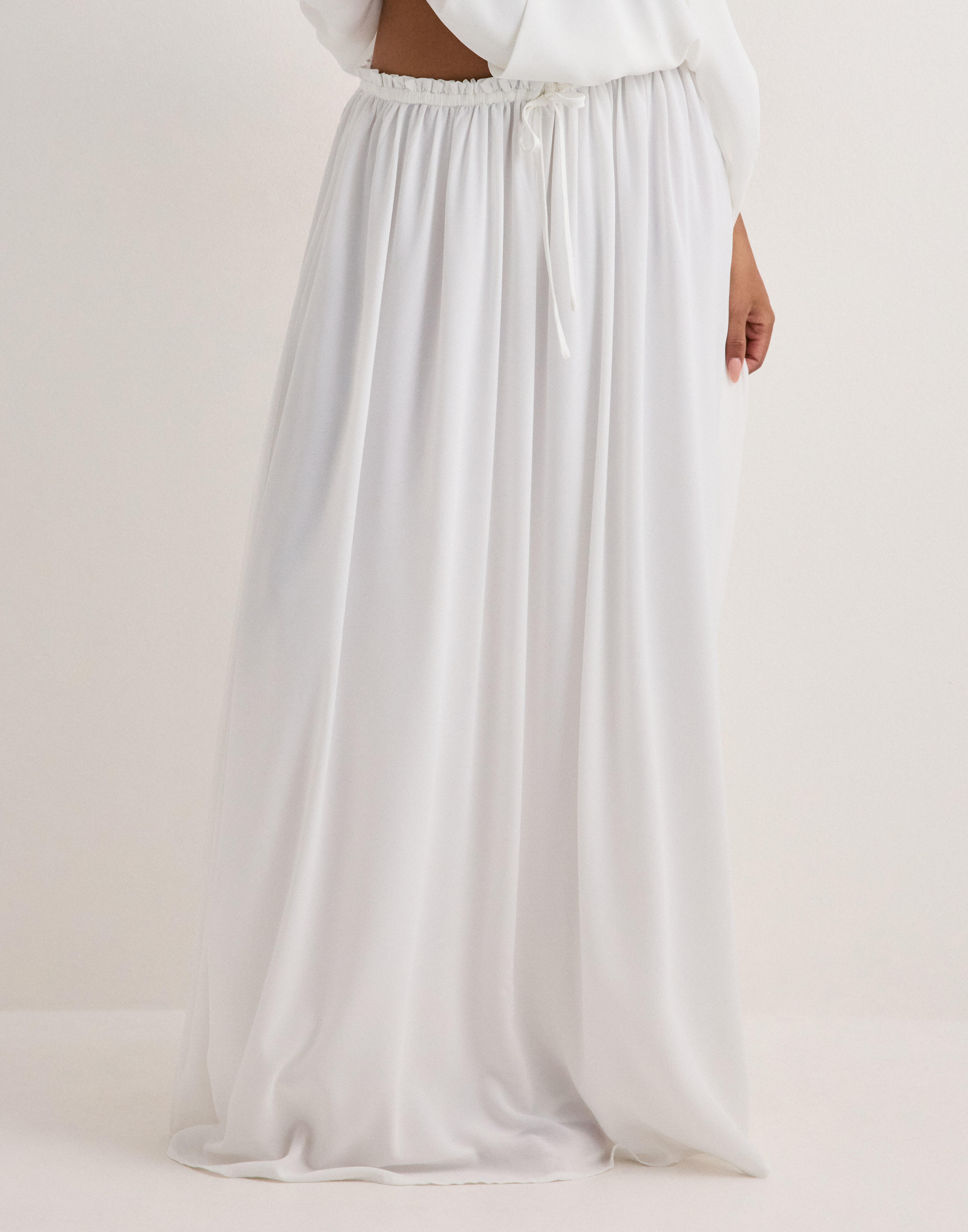 Buy Neo Noir Sabria Chiffon Skirt - Offwhite | Nelly.com