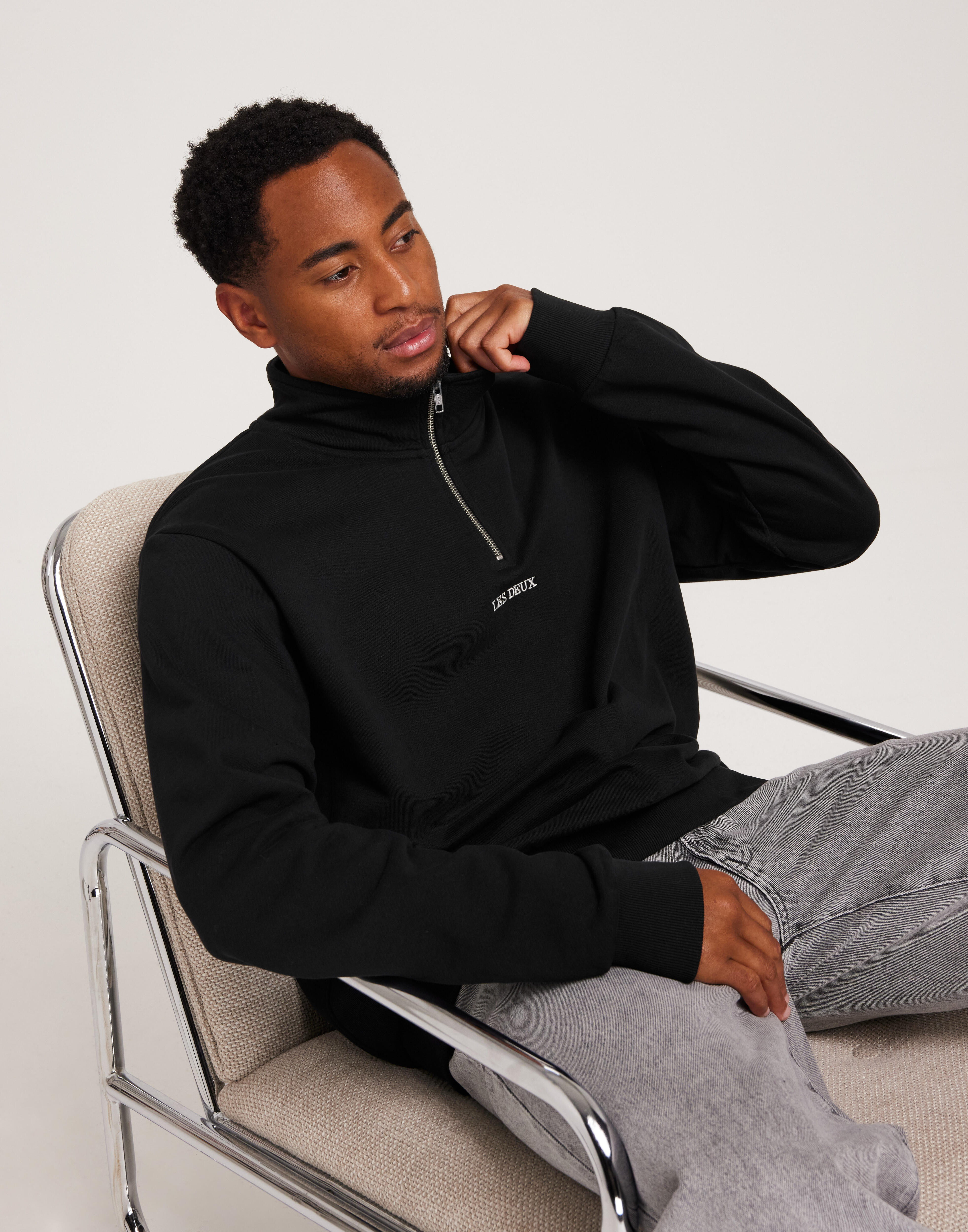 Buy Les Deux Dexter Half-Zip Sweatshirt - Black | NLYMAN