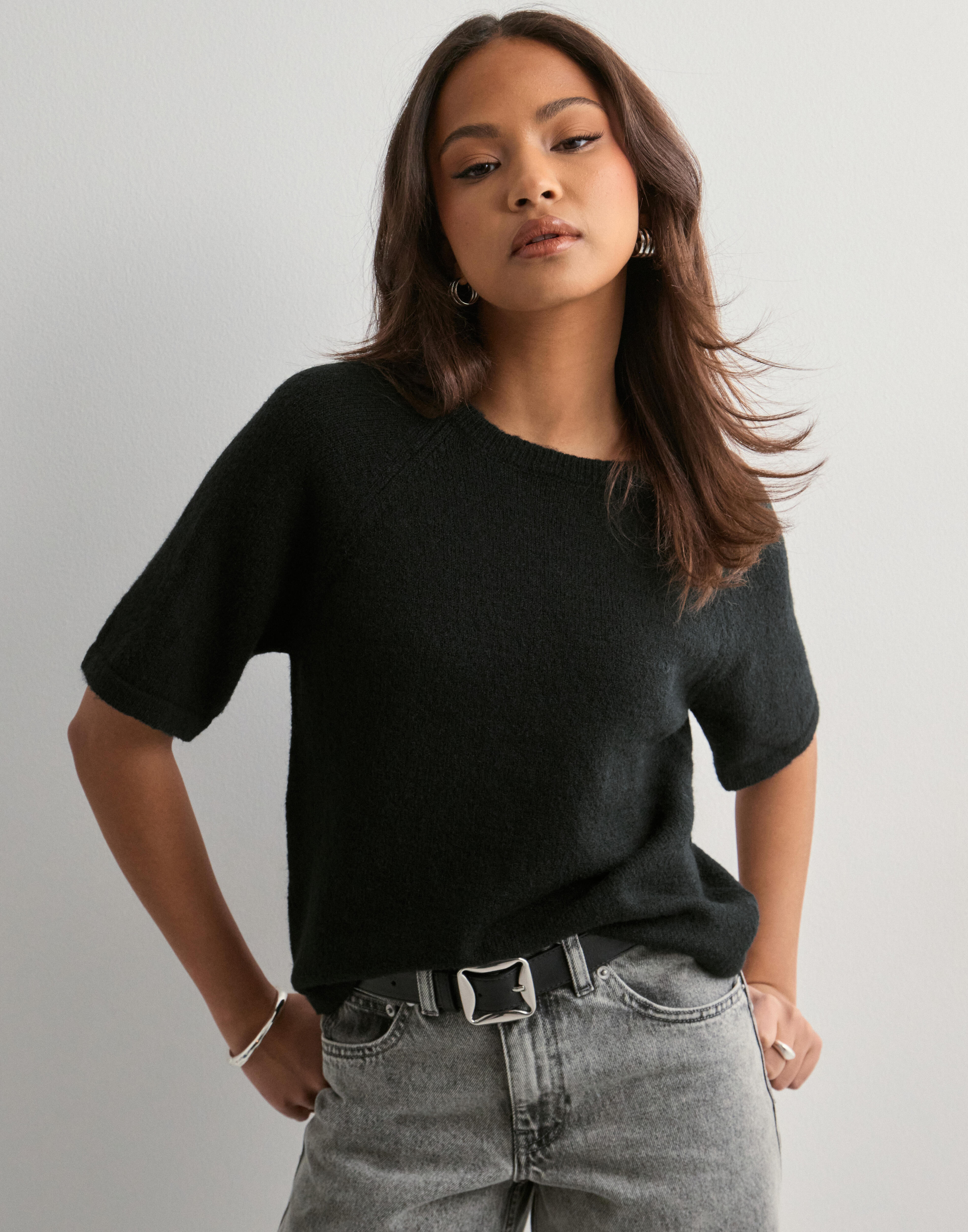 Köp Pieces PCMIKELA SS O-NECK KNIT MM - Black | Nelly.com