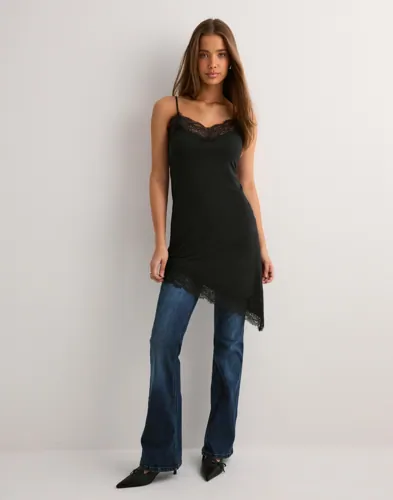 Nelly Lace Asymmetric Slip Dress festklänningar dam – bild 3