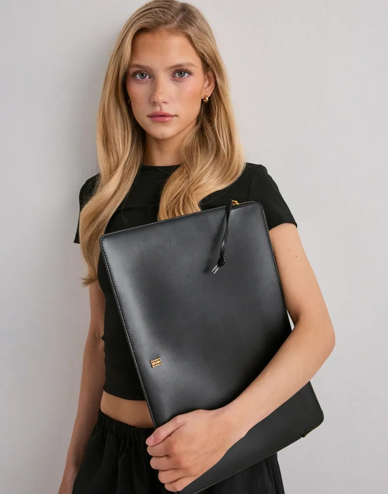 Aya Laptop