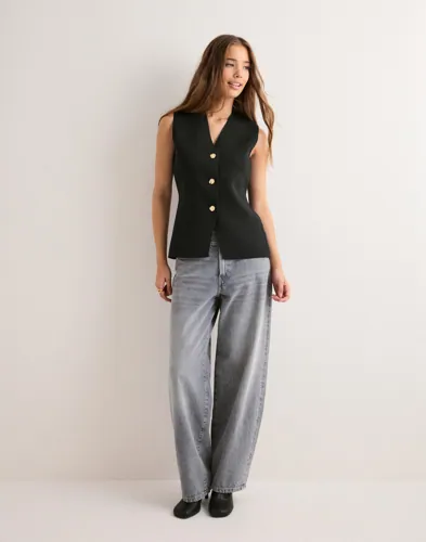 NEO NOIR Sway Smooth Knit Waistcoat stickade västar dam – bild 2
