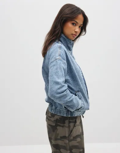 PIECES Pcgrace Funnel Jacket Dnm D2D jeansjackor dam – bild 2