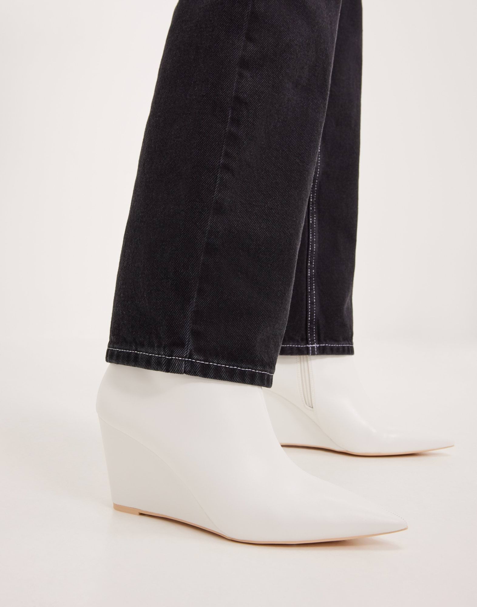 Pointy Wedge Boot