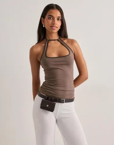 Nelly - Brun - Contrast Halterneck Top — produktbild