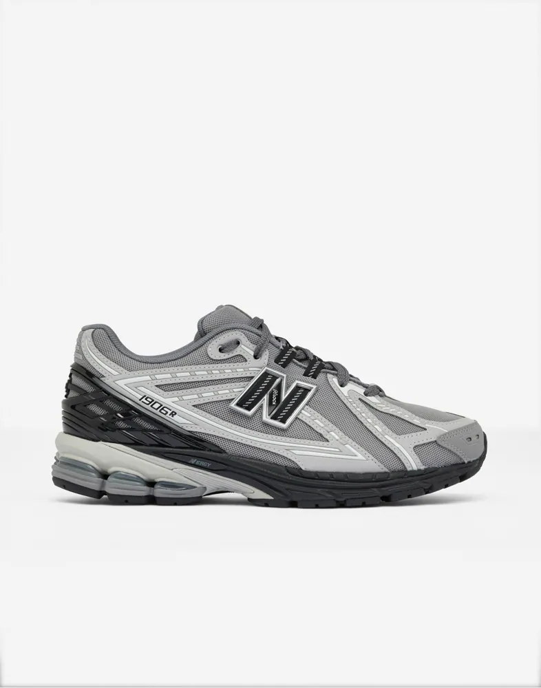 1906r Chunky sneakers