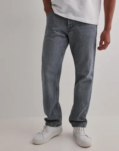 Grå straight jeans från Only & Sons med femficksdesign