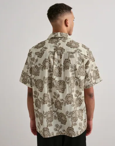 LES DEUX Lesley Flower Jacquard Ss Shir Kortärmade skjortor herr – bild 3