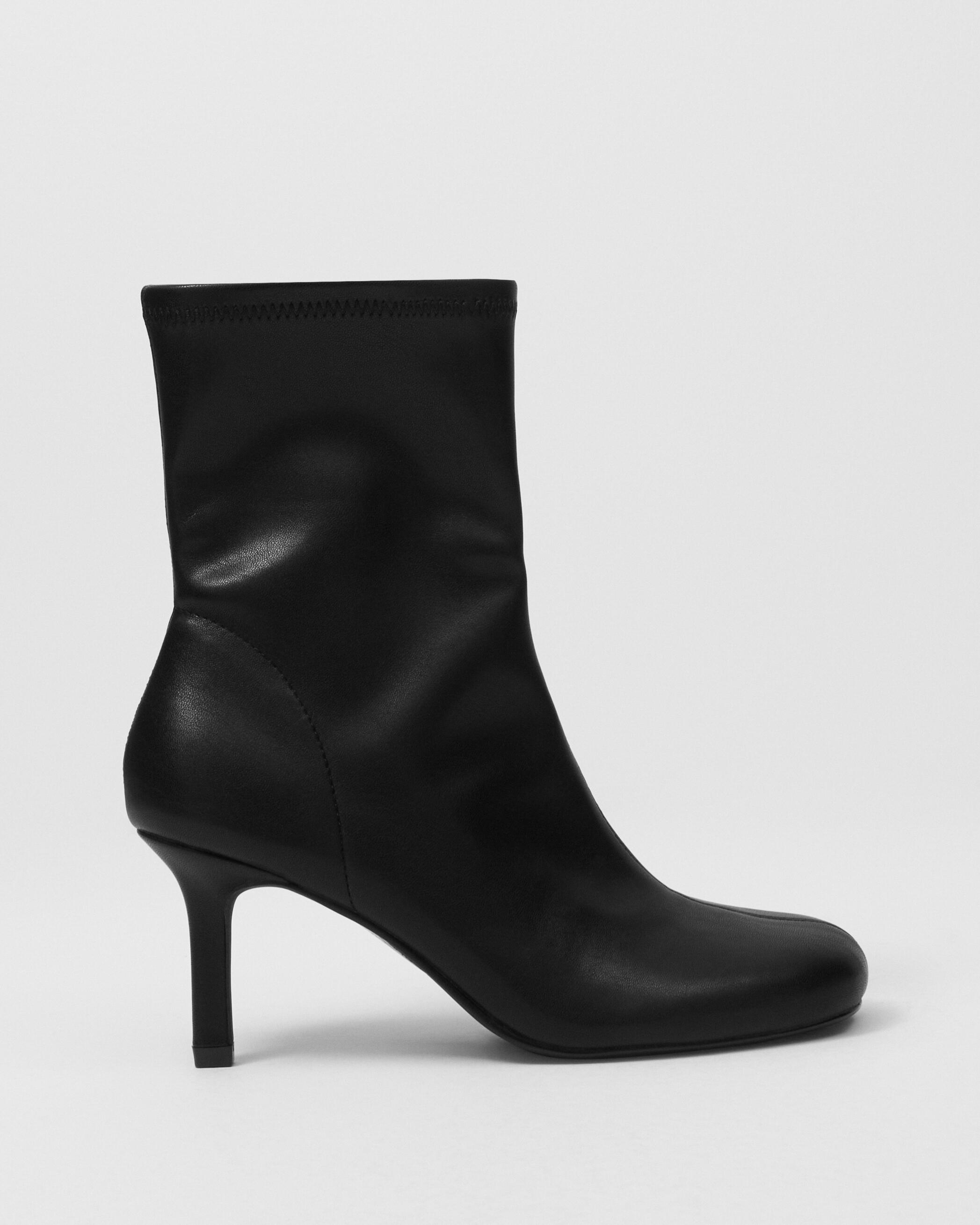 Kjøp Nelly Rounded Sock Boot - Black | Nelly.com