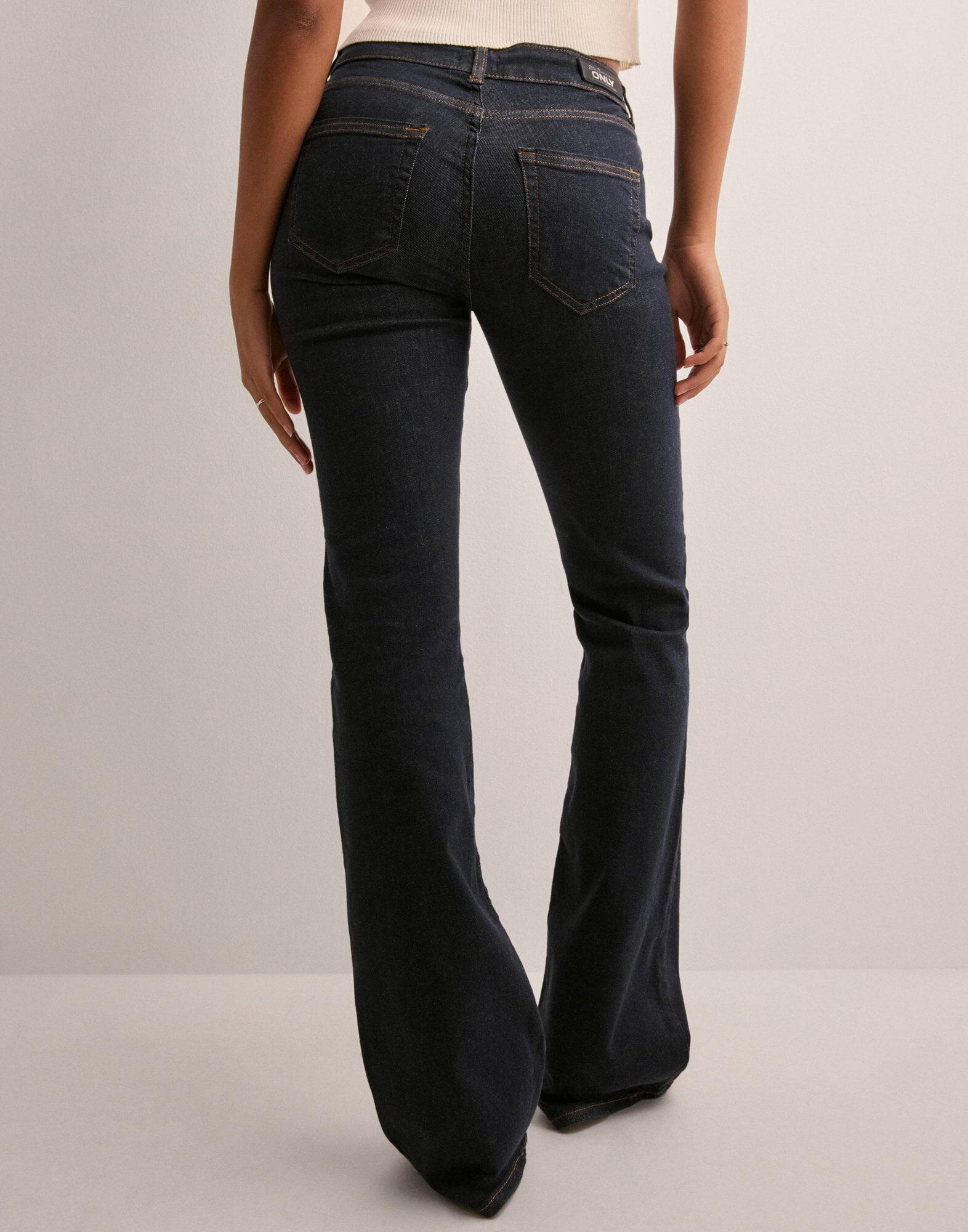 Kjøp Only ONLWAUW HW FLARED RINSE DNM GUA030 - Dark Blue