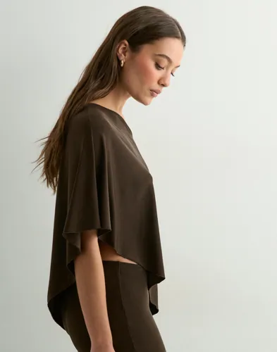 Nelly Soft Glam Shoulder Top toppar dam – bild 3