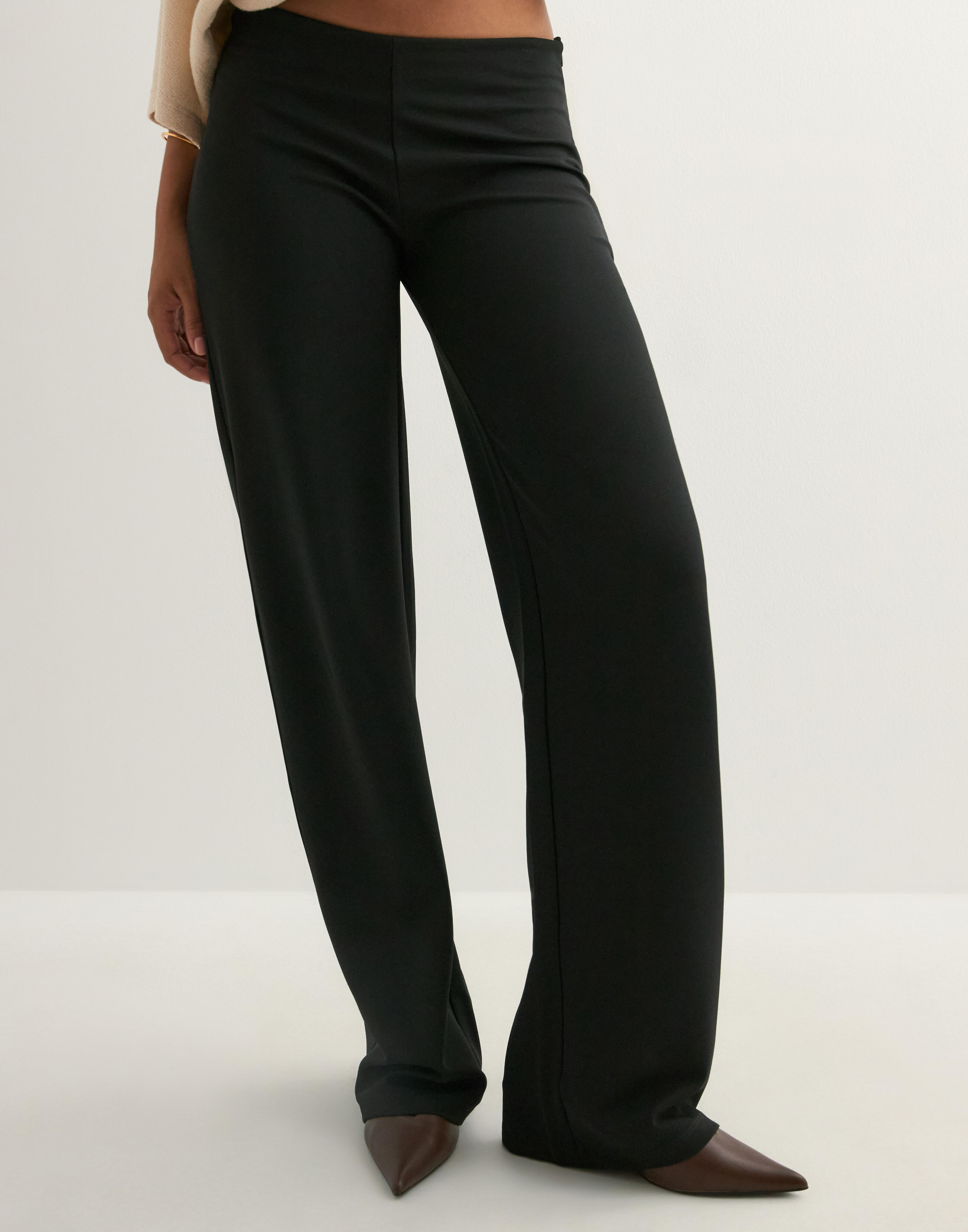 Buy Nelly Keep It Up Low Waist Suit Pants - Black | Nelly.com