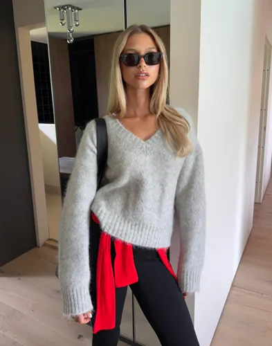 Nelly - Grå - Premium V Neck Knit Sweater