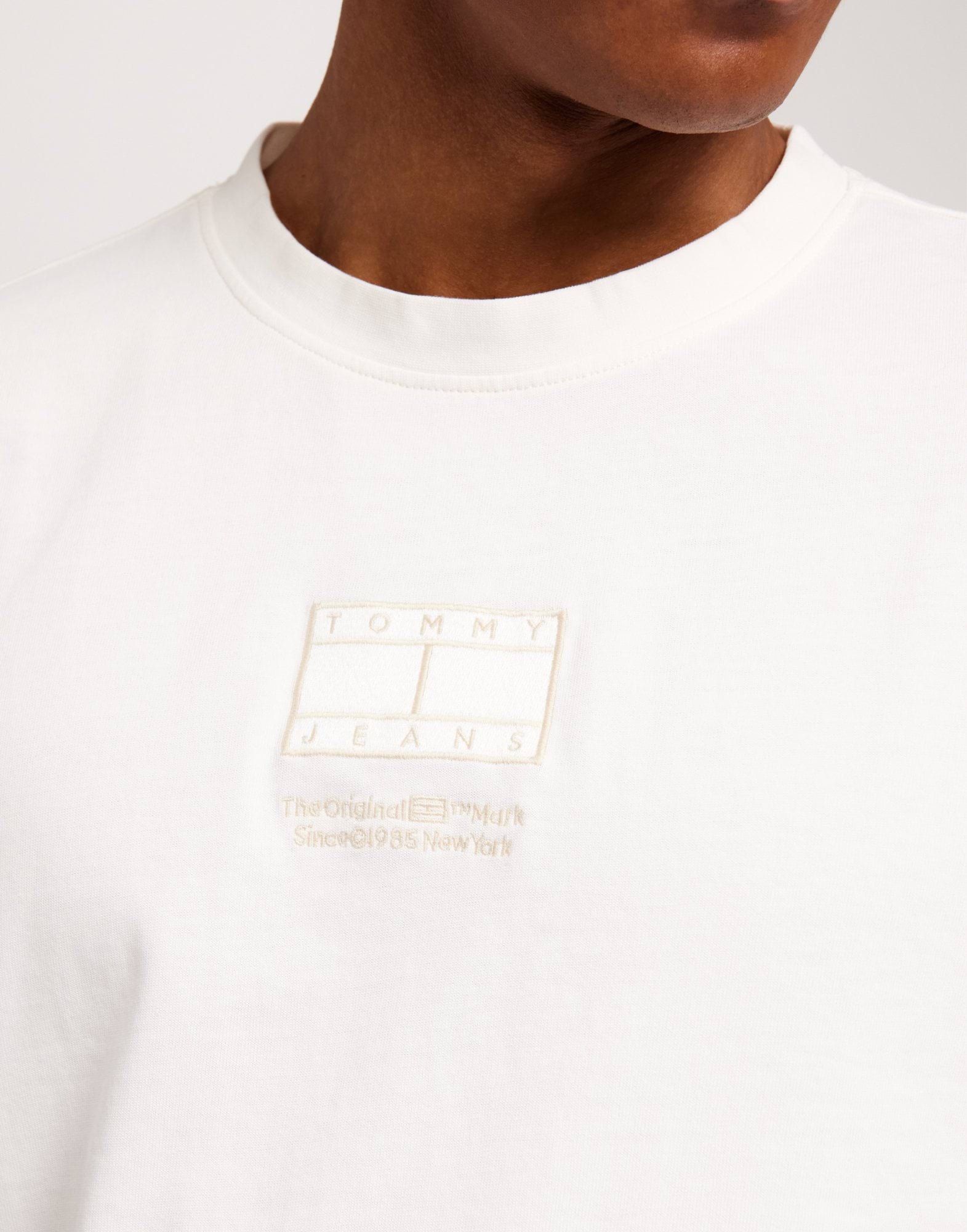 TJM REG TONAL FLAG TEE