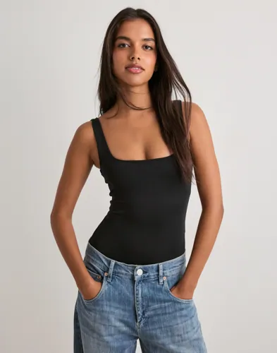 Built In Bralette Square Body
