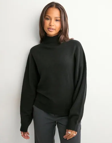 Nelly - Musta - Sleeve Focus Polo Knit Sweater