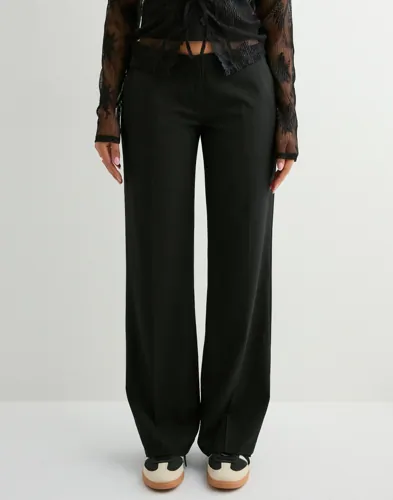 Nelly - Sort - No Waist Relaxed Suit Pants