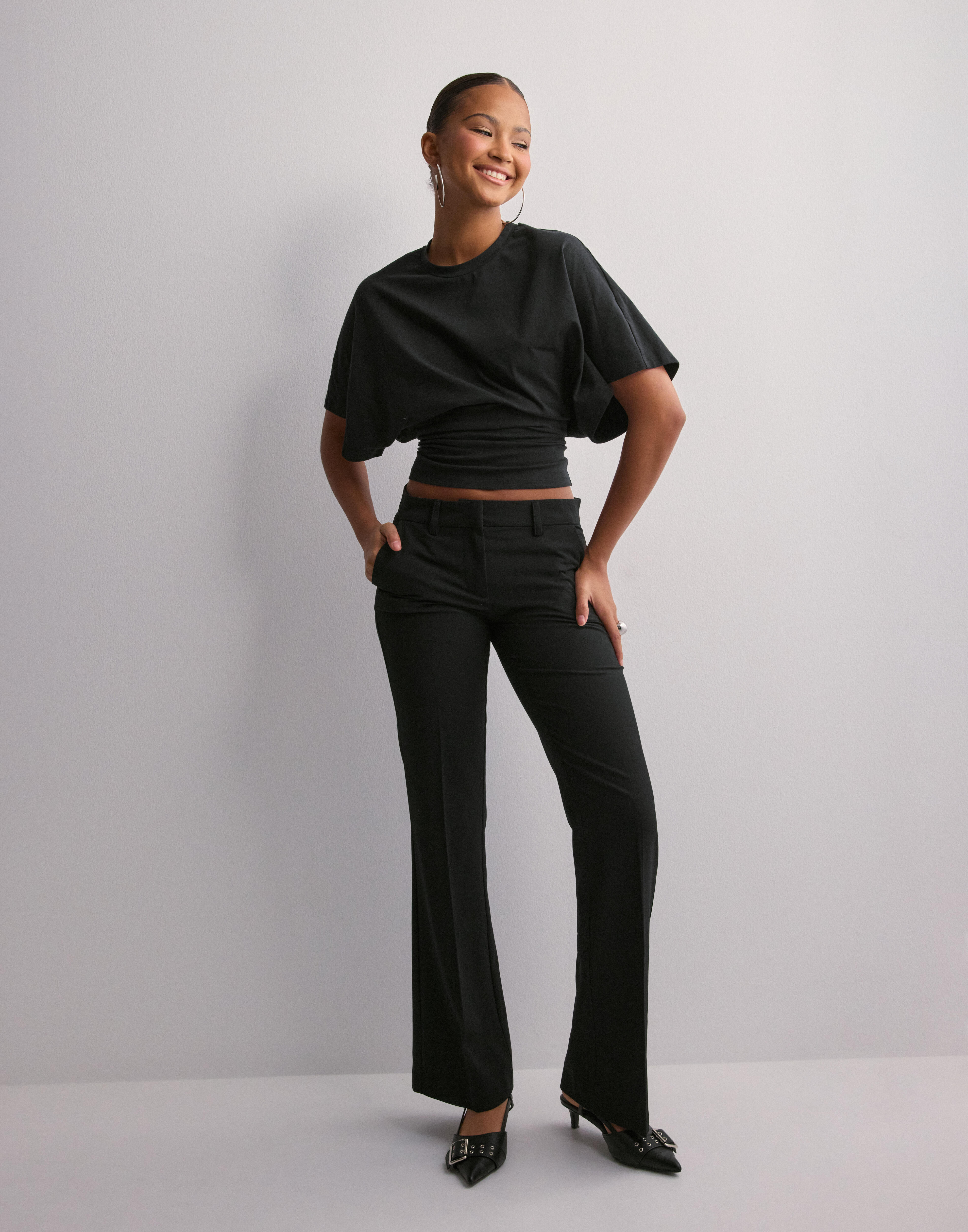 Nelly - Sort - Low Waist Flare Suit Pants