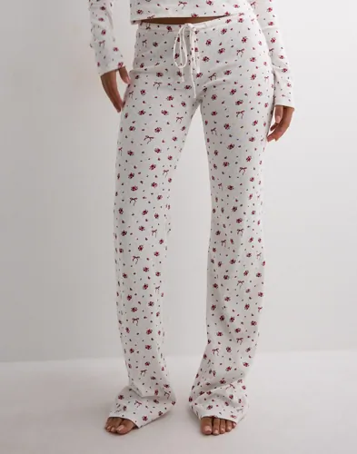 Nelly Cute Print Pants mjukisbyxor dam – bild 2
