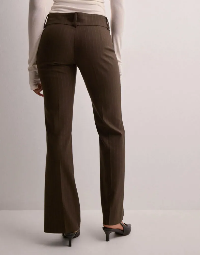 Buy Nelly Super Low Waist Flare Suit Pant - Brown | Nelly.com