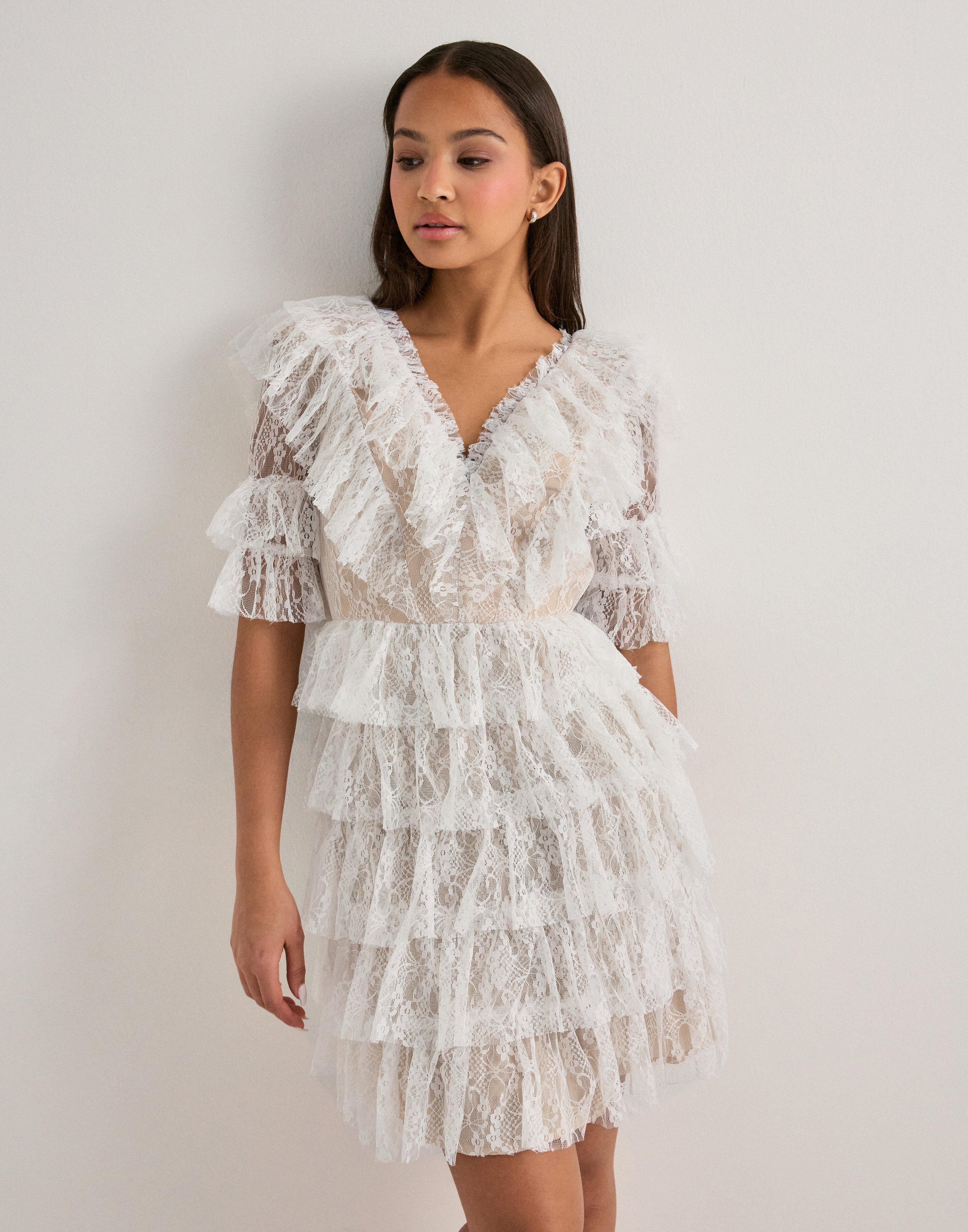 Buy Malina Sky v-neck frill mini lace dress - White | Nelly.com