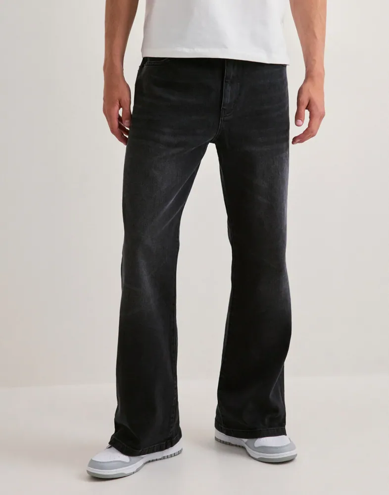Woodbird Leroy Flared Black Jeans Flare jeans herr – bild 2