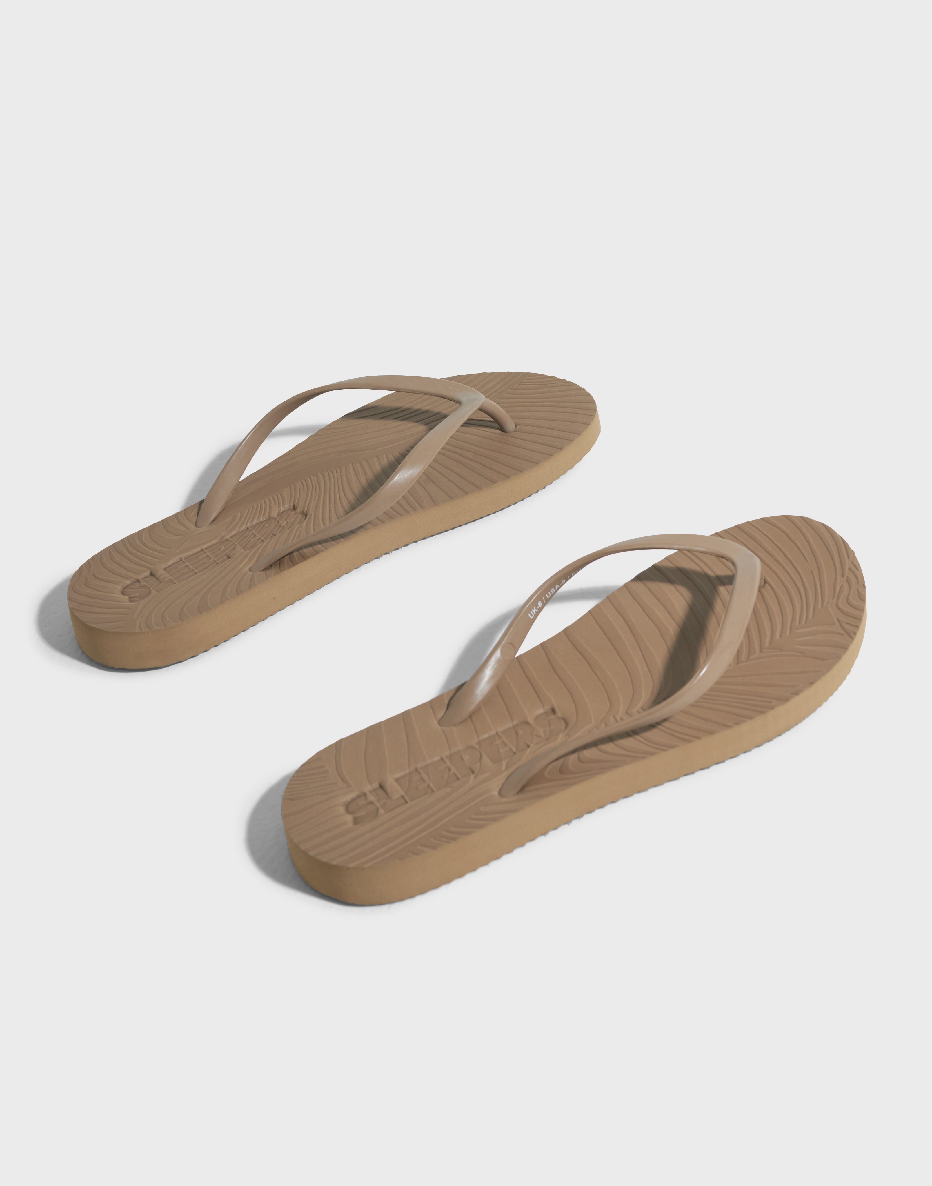 SLEEPERS Women Tapered Platform Sand Flip Flops
