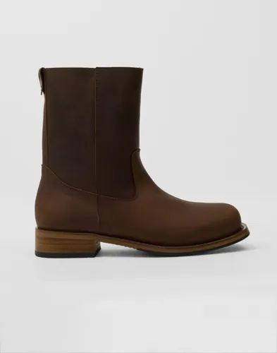 Bruna boots från Playboy i Billy-modell