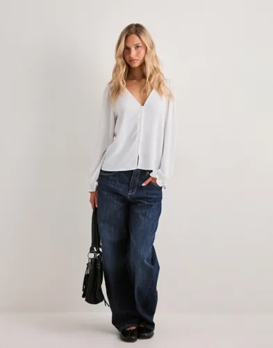 PIECES Pctiffany Ls Button Top Wvn Noos Bc blusar dam – bild 2