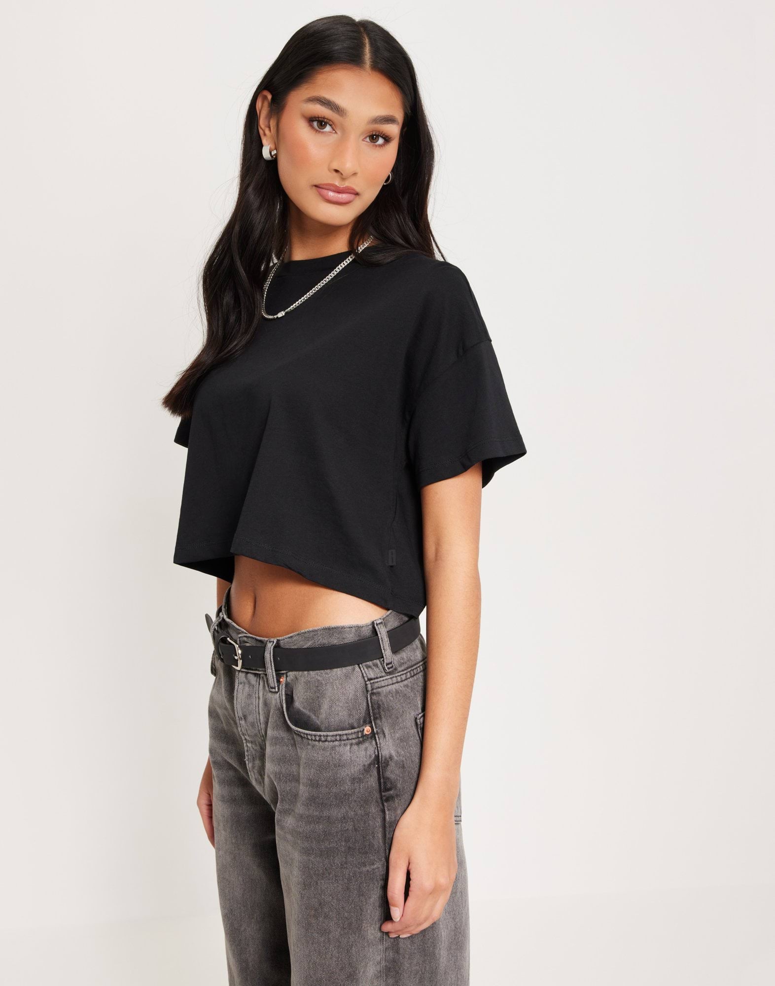 NMALENA S/S O-NECK SEMICROP TOP FWD