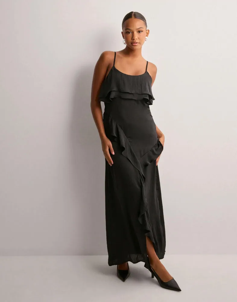 Buy Vero Moda VMMAXINE SL RUFFLED ANKLE DRESS VMA - Black | Nelly.com