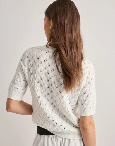 PIECES Pclelou Ss O-Neck Knit Noos Bc stickade tröjor dam – bild 3