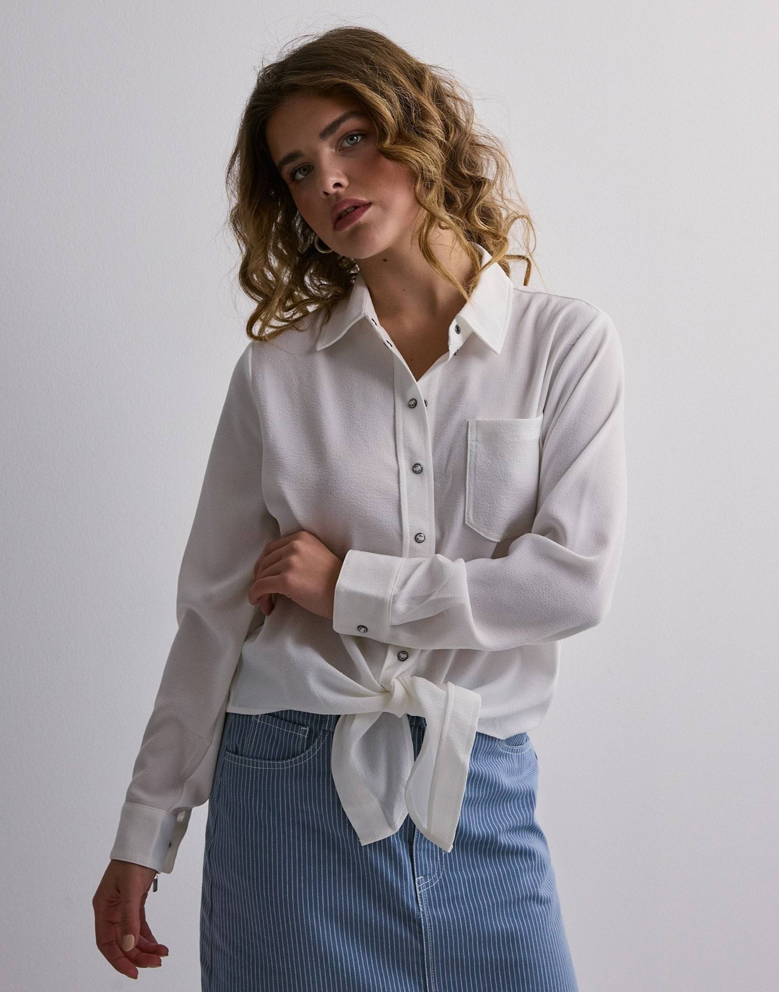 Lecey Ls Knot Shirt Cloud Dancer Stripes