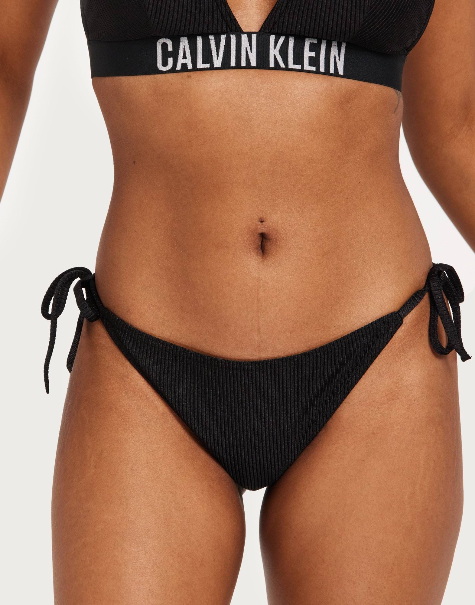 Kjøp Calvin Klein Underwear STRING SIDE TIE - Pvh Black | Nelly.com