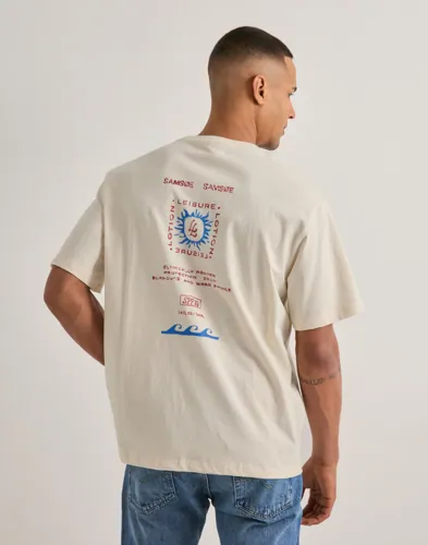 Samsøe Samsøe Sagergei beige t-shirt med tryck fram och bak