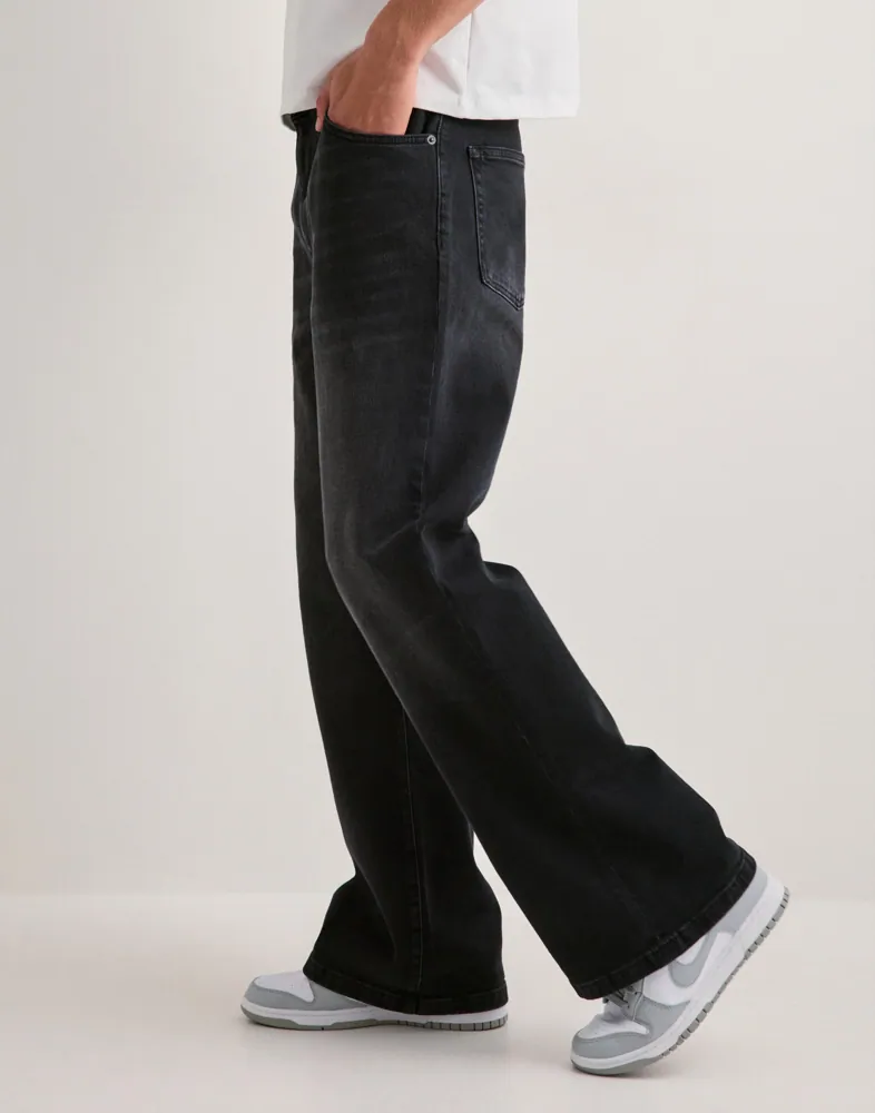 Woodbird Leroy Flared Black Jeans Flare jeans herr – bild 3