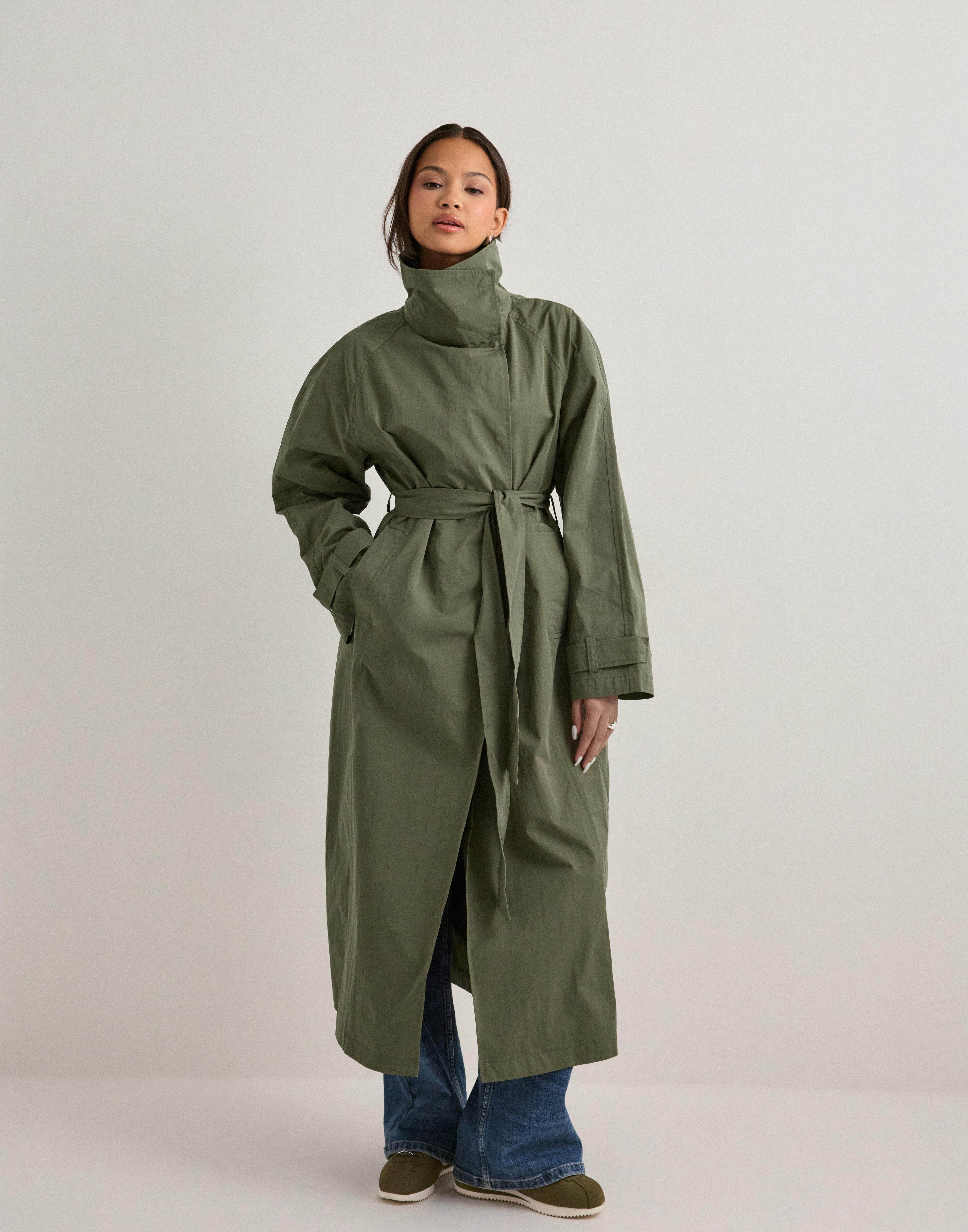 Buy Only ONLLINE SHORT TRENCHCOAT OTW - Black | Nelly.com