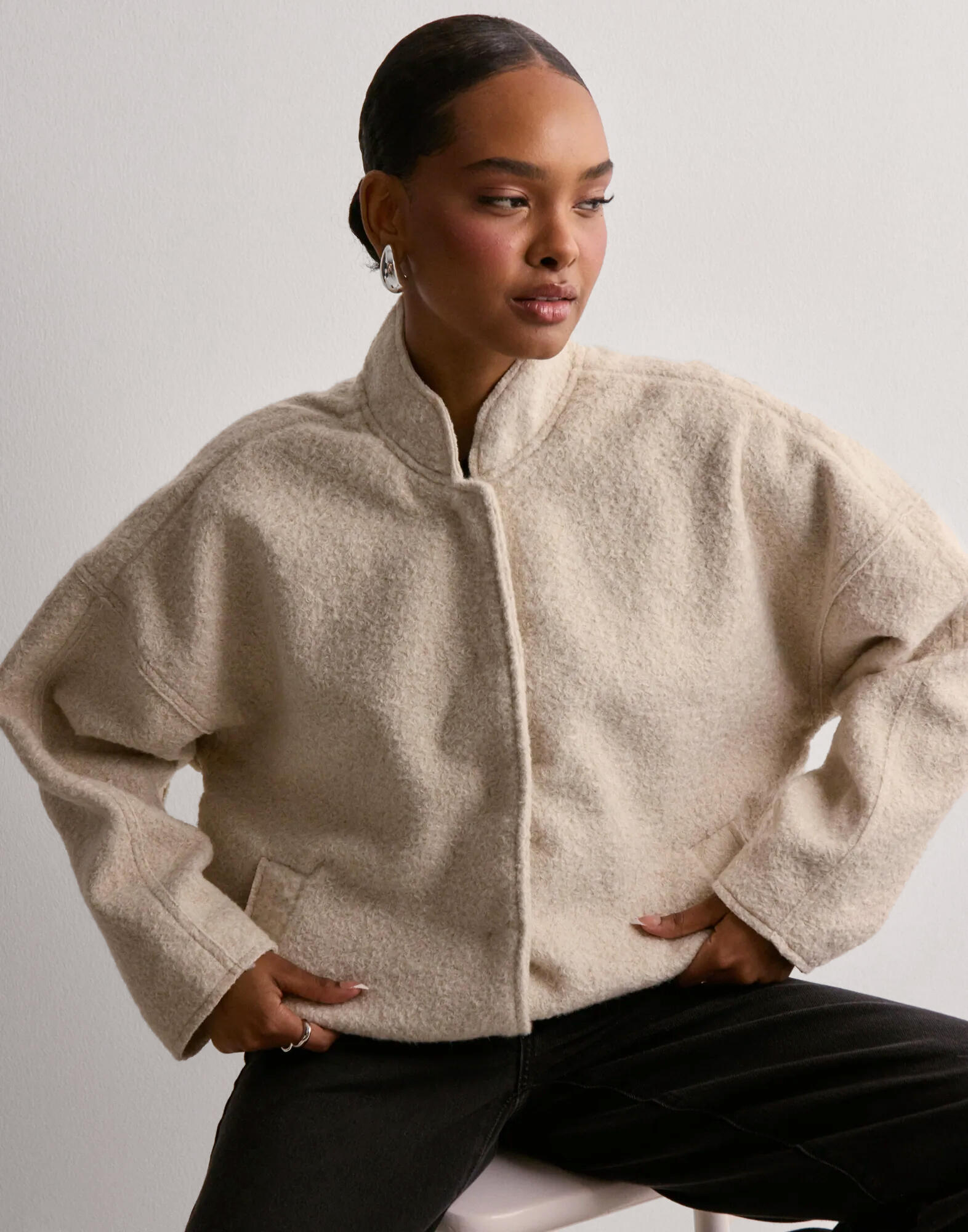 ジャケット・アウター LA BOUCLE HEAVY BEAVER BOMBER JKT LA BOUCLE HEAVY BEAVER BOMBER JKT Soft Boucle Bomber Jacket With