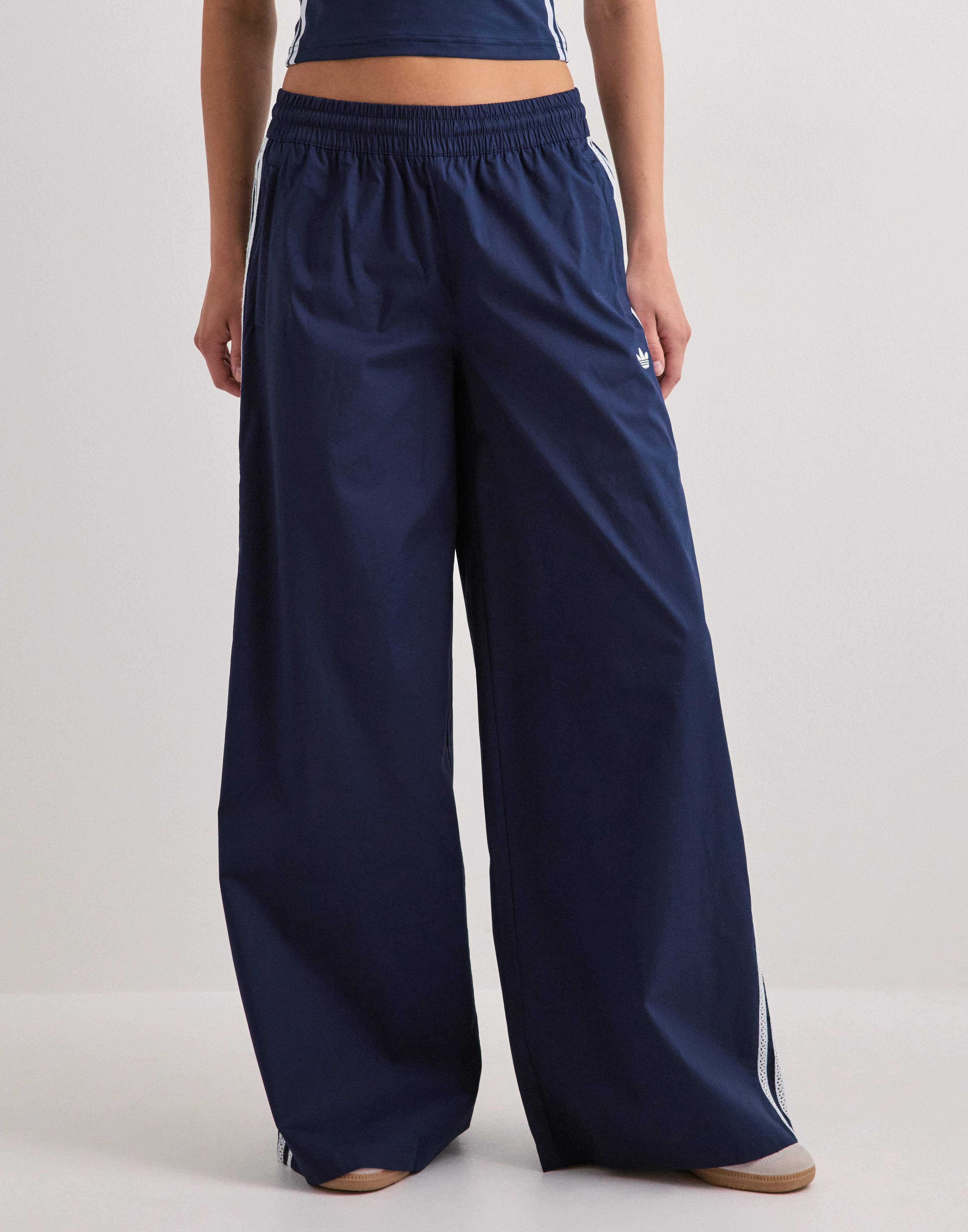  アディダス WIDE LEG PANTS ネイビー ストライプ Buy Adidas Originals Wide Leg Pants - Navy | Nelly.com