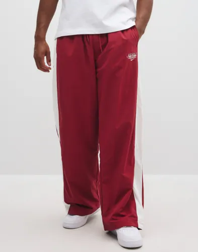 Nike M Nk Club Ath Trk Pant Ncc Slacks Röd