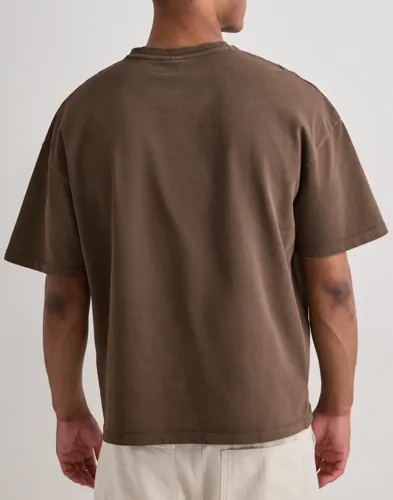 Que Sera Sera William Washed Tee Kortärmade t-shirts t-shirts - bas herr – bild 3