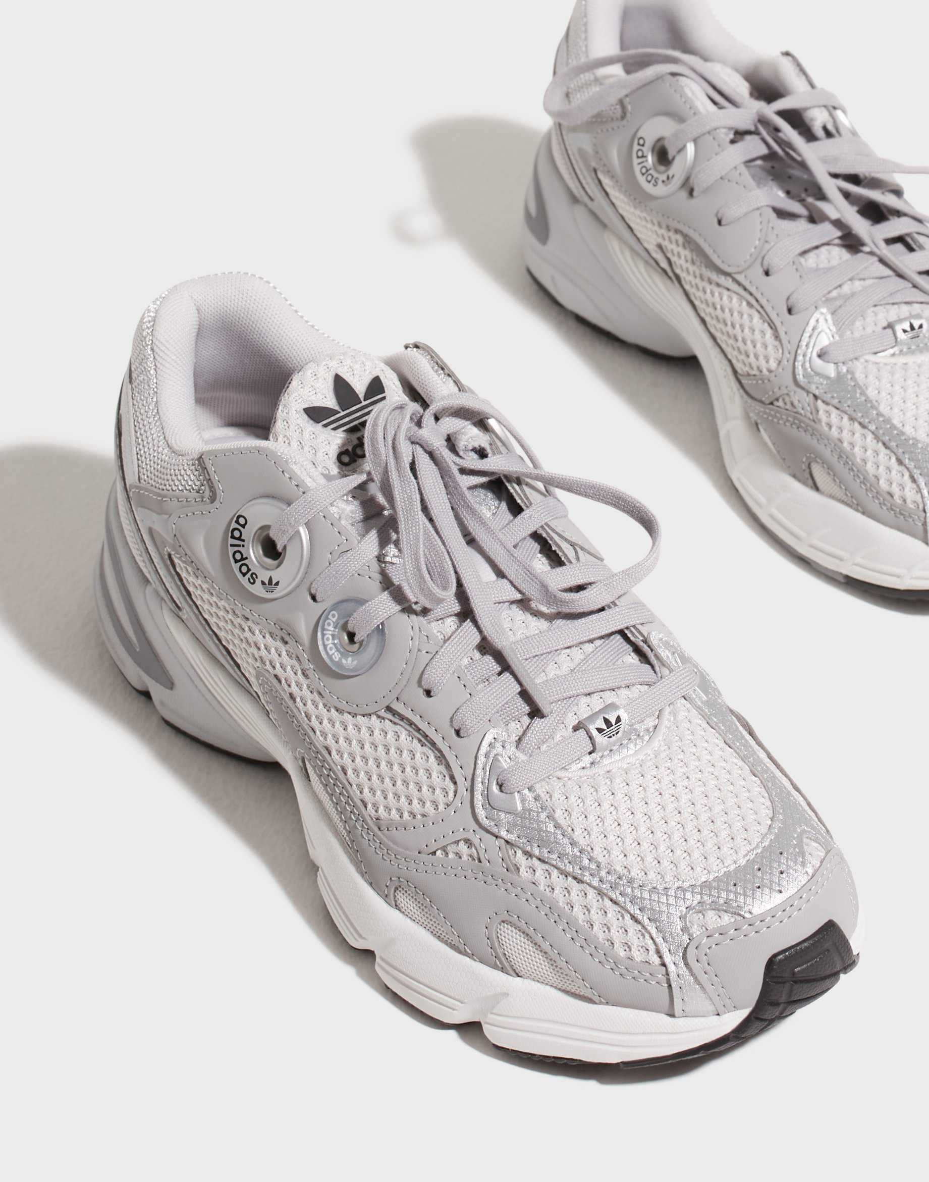 【adidas Originals】adidas ASTIR W　23cm adidas Originals Adidas Astir Sn W GREONE/GRETWO/CWHITE GY2596