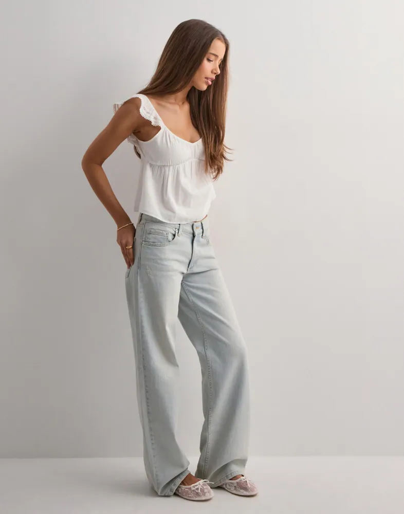 Nelly Lace Detail Frill Top toppar & linnen dam – bild 3