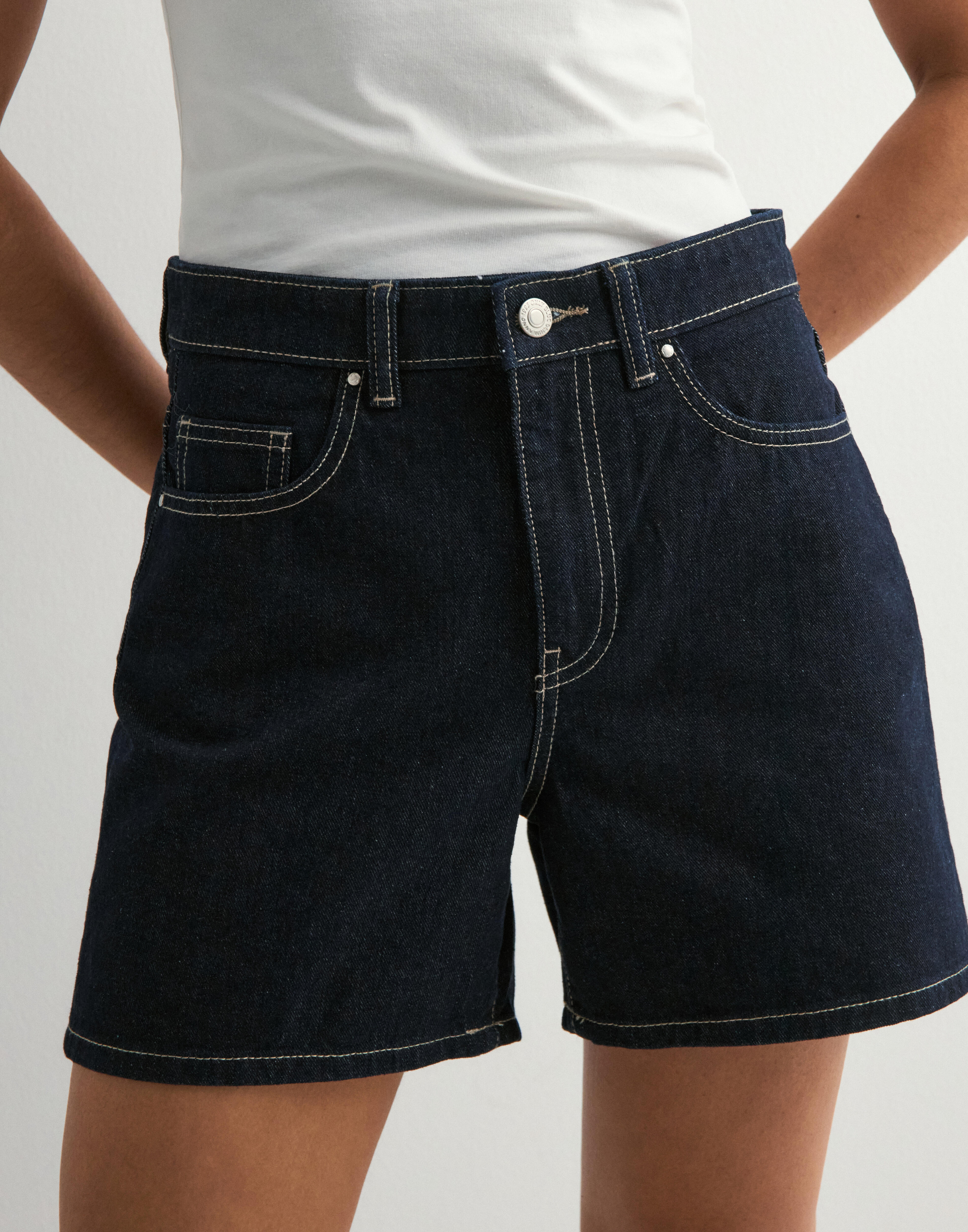 Buy Only ONLPHINE LIFE SHORTS BB MAS0001 - 8M2U | Nelly.com