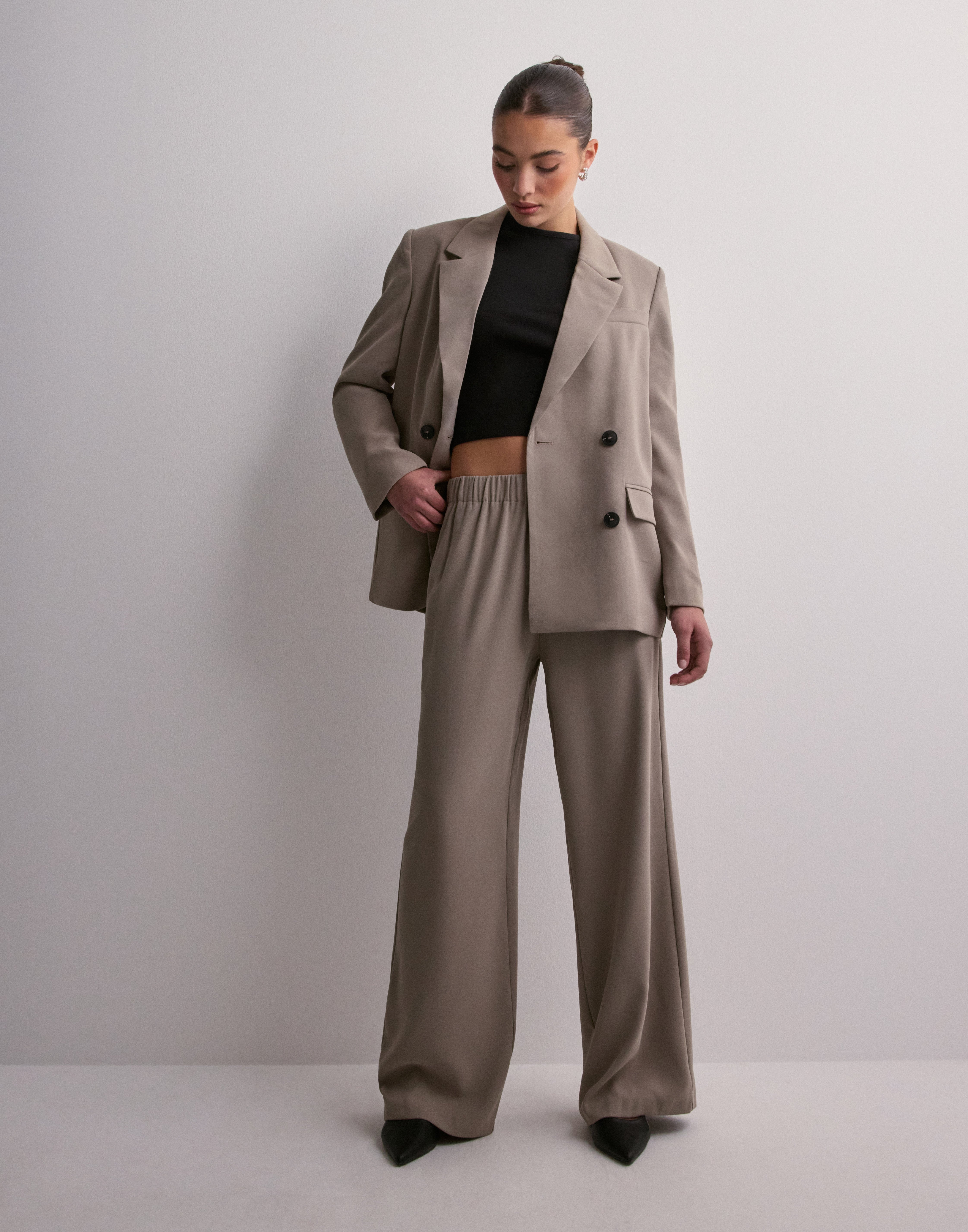 Köp Selected Femme SLFTINNI-RELAXED MW WIDE PANT N NOO - Greige | Nelly.com