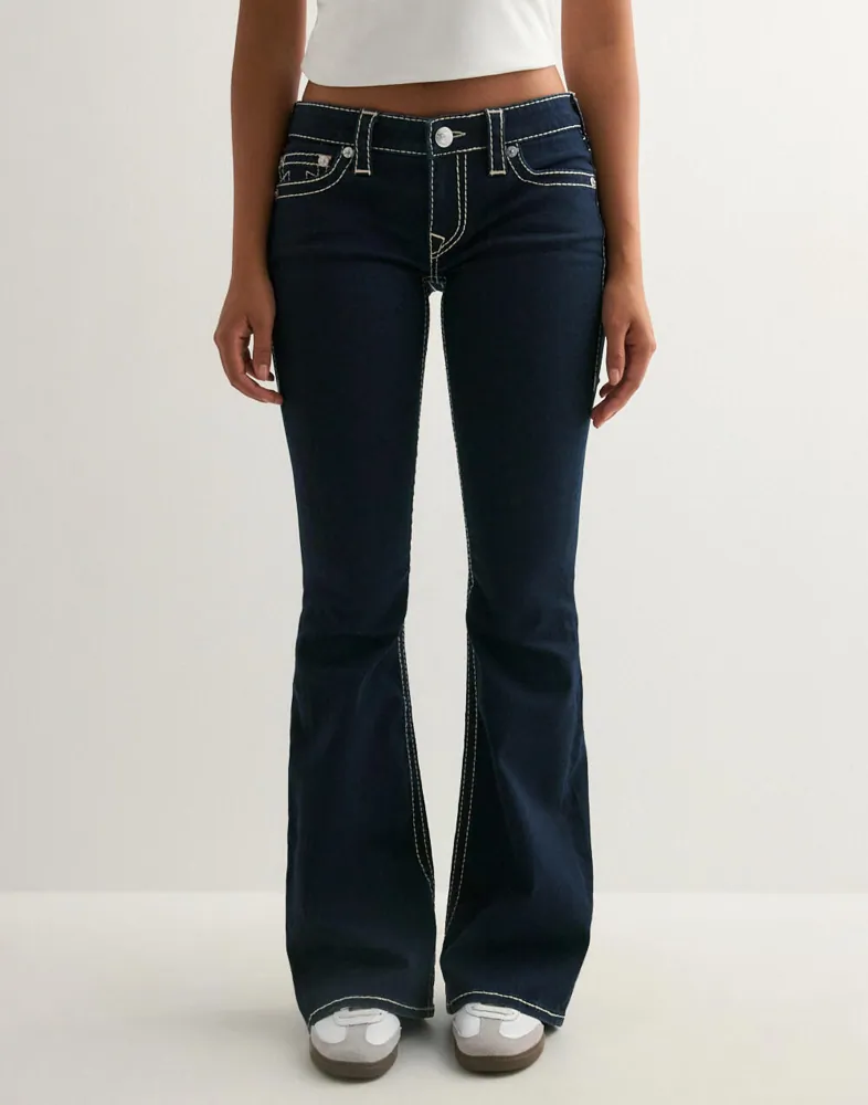 True Religion Nelly Ultra Low Rise Flare Big T jeans dam – bild 3